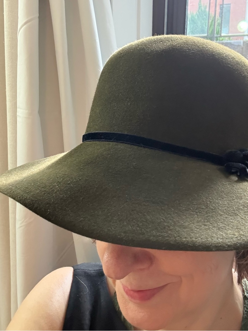 Patricia Underwood Olive Green Wool Felt Hat, velvet band, medium brim, classic